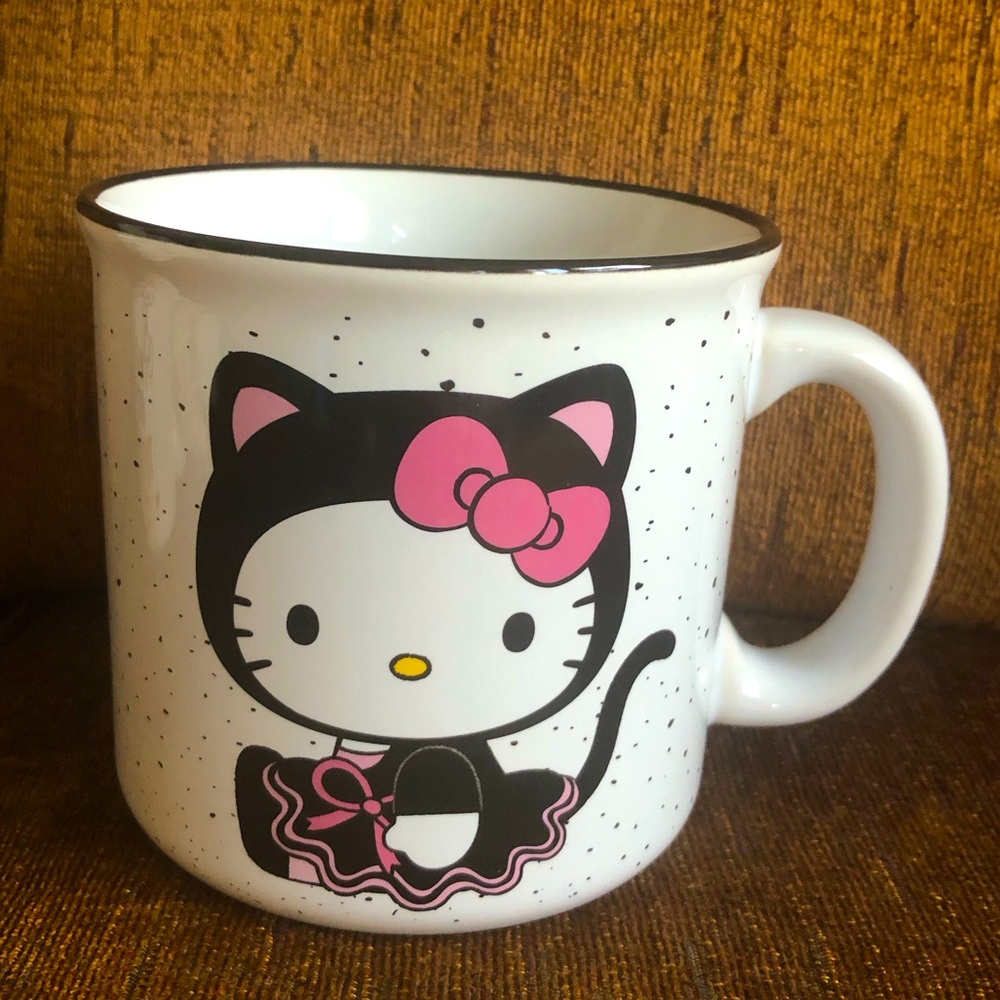 Hello Kitty Happy Halloween Camper Mug Brand New
